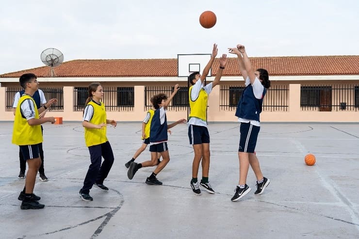 Actividad extraescolar baloncesto