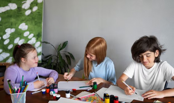 Adaptaciones curriculares y recursos educativos inclusivos